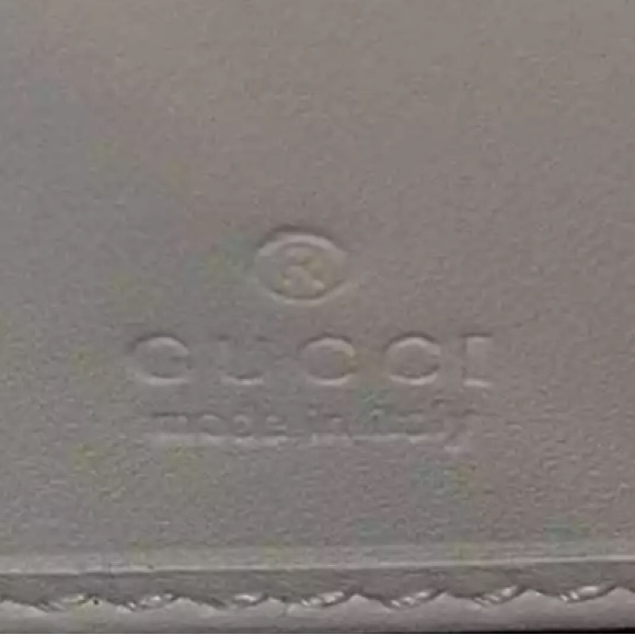 Authentic GUCCI Sylvie cream leather and stripe gold buckle wallet - Picture 9 of 16